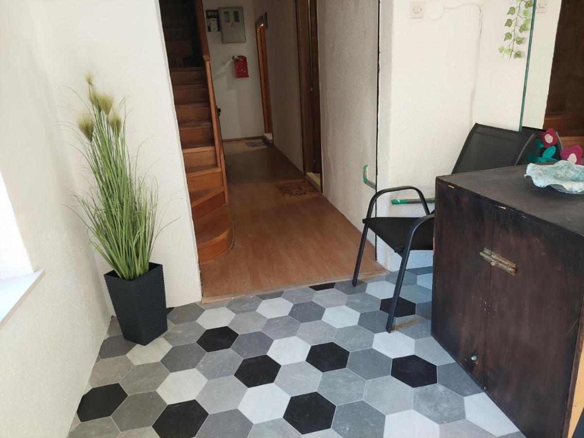 Niko Ii 5 Min To Center Apartma